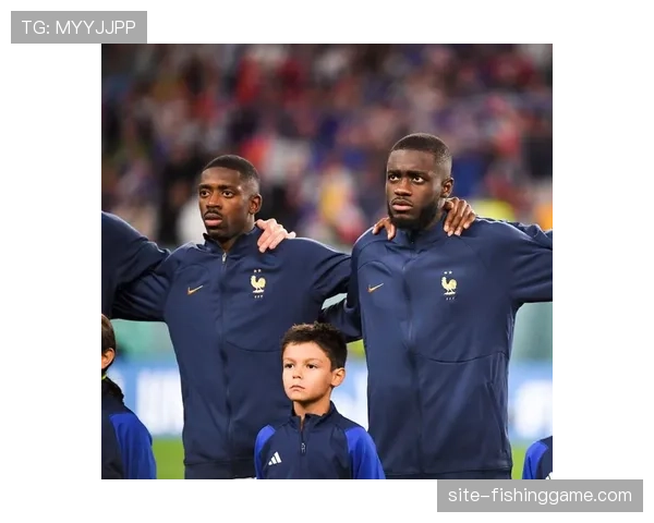 特写:于帕梅卡诺替补席目睹球队失球,赛后独自加练至深夜 特写:于帕梅卡诺替补席目睹球队失球,赛后独自加练至深夜